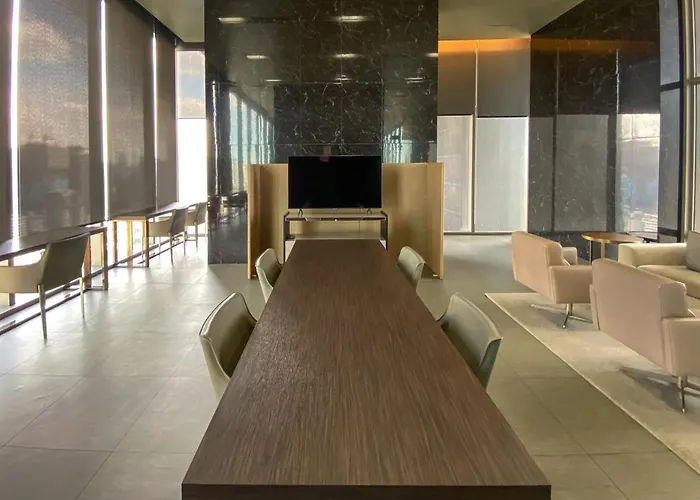 Near Bts L Fully Furnis L Pool And Sauna 公寓